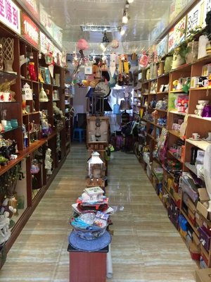 四川地区专业回收各类库存日用品，联系电话 15024396762